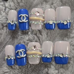 Dedigner Inspured Blue and Nude Crystal Accent Press-On Nails